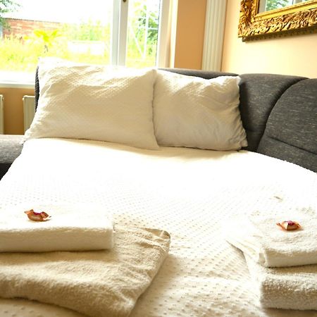 Dreamly Suites Oslip Luaran gambar