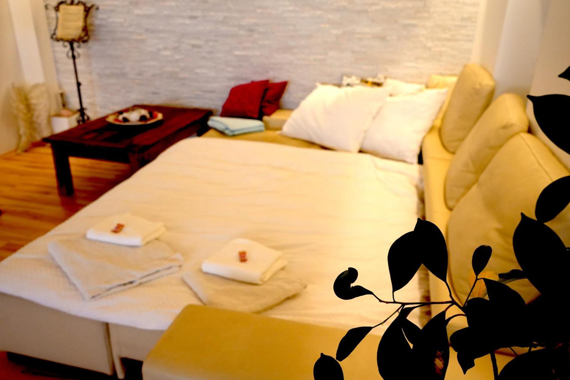 Dreamly Suites Oslip Luaran gambar